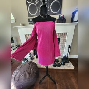 NEW with tag. Beautiful pink dress strapless, Size: Medium.